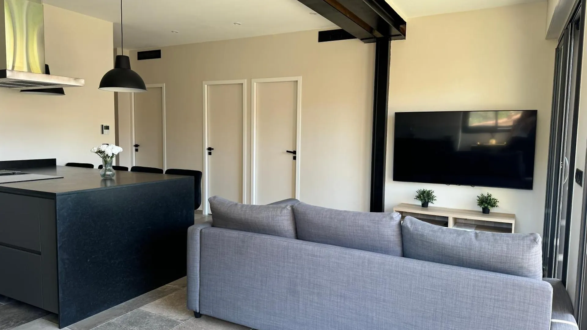 L'Appartement Mimosas Le Lavandou 0*,